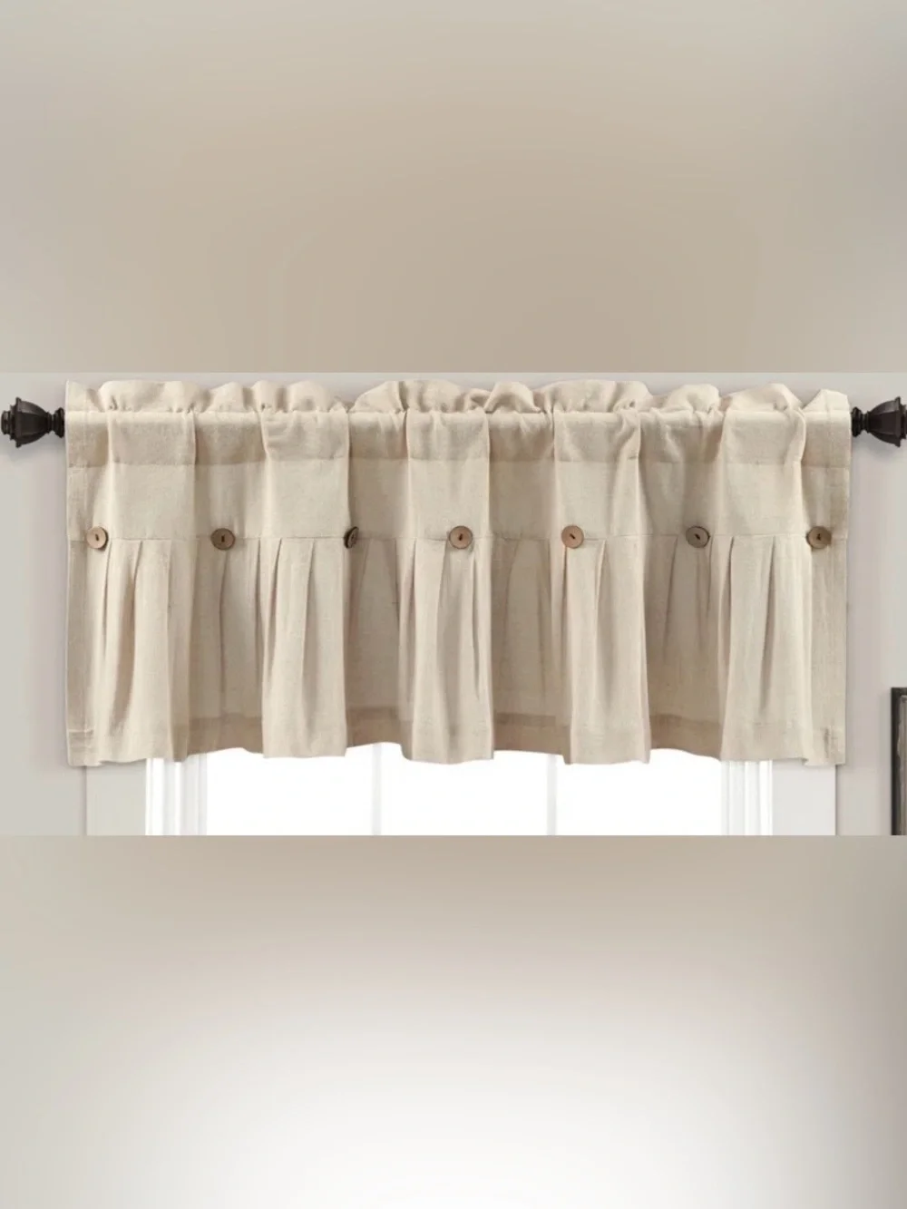 Lush Decor Neutral Beige Pleated Button-Accent Valance. MWT. 84” x 18” + 2”